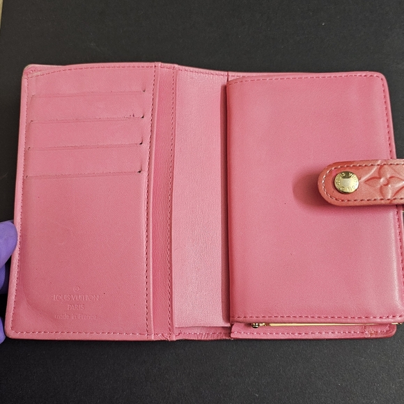 Authentic Louis Vuitton Kisslock Wallet in Pink Vernis 💗 - Picture 7 of 16